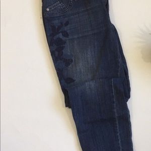 Elle Embroidered👖Skinny Ankle Jeans